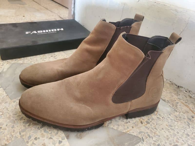 Chelsea Boots Formal 43 size pak 9 size 5