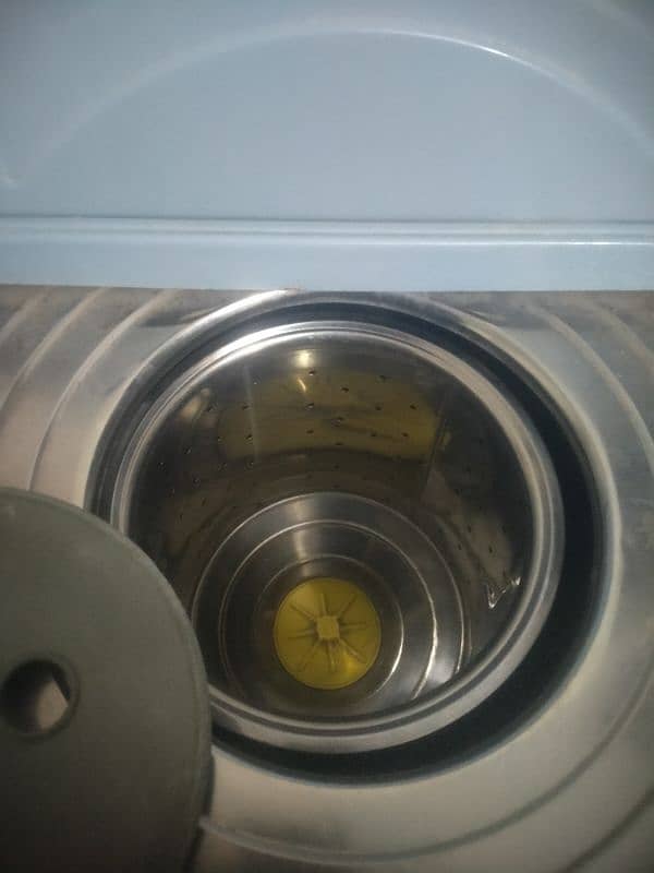 washing and drayer urgent sale 3