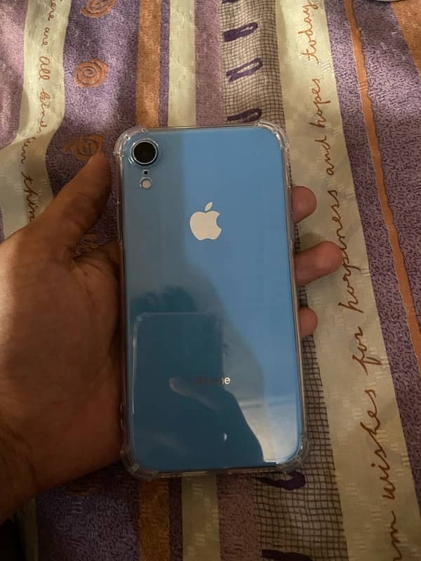 iPhone XR 1