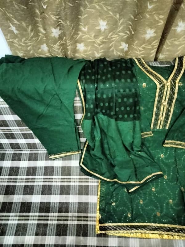 green banarsi 3 piece 0