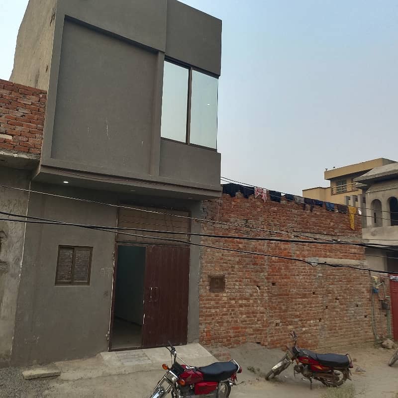 2 marla dabal story Modern Designing House gas line and electricity available  alnor park society mean ferozpur road khana stap sy 2 minutes ki distance pr 1