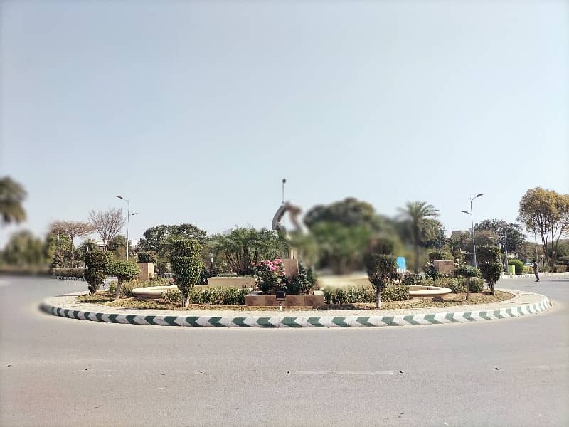 20 Marla Beautiful Plot For Sale In Sukh Chayn Gardens Lahore 5