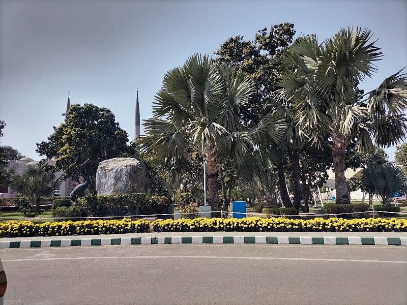 20 Marla Beautiful Plot For Sale In Sukh Chayn Gardens Lahore 6