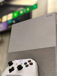 XBOX ONE S 1TB DISC EDITION