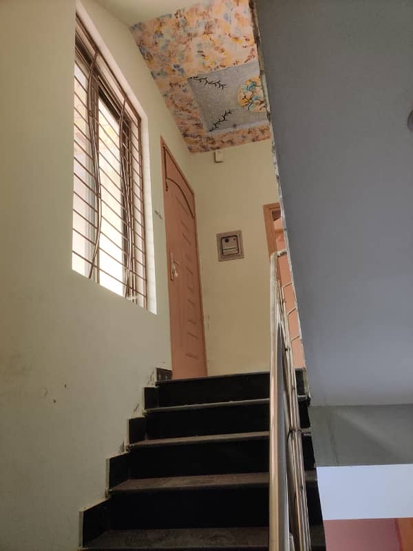 URGENT AND CHEPER 8 MARLA DOUBLE STOREY HOUSE FOR SALE IN CANAL PALMS 8