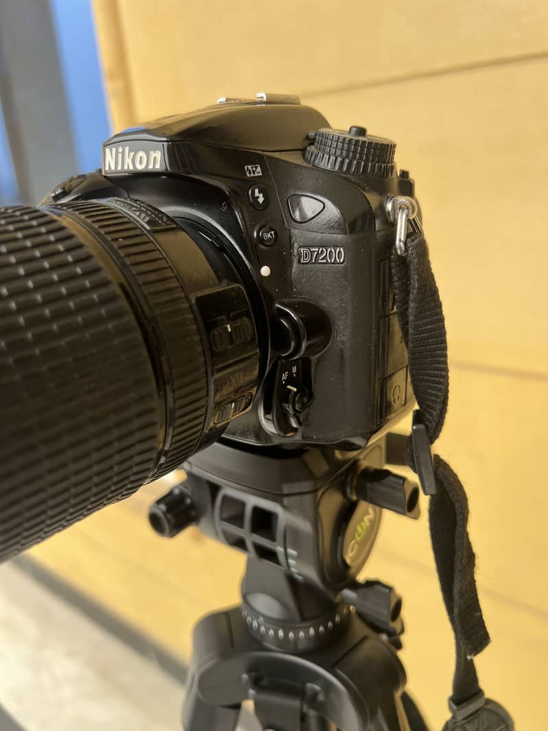 D7200 DSLR with Trypod for sale 1