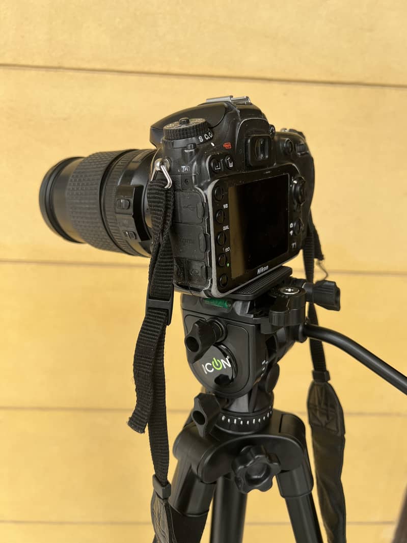 D7200 DSLR with Trypod for sale 3