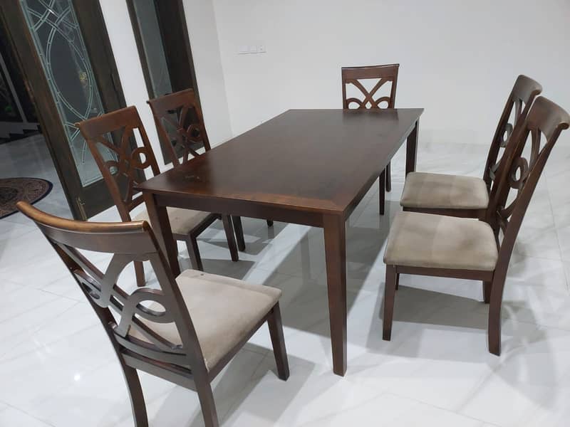 Used dining table with 6 chairs (wooden) 0