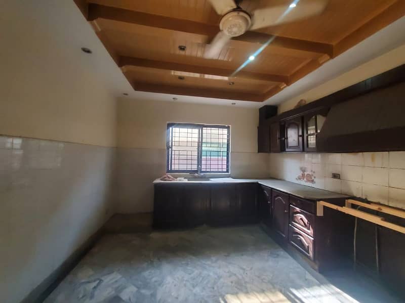 Affordable 1 Kanal Upper Portion For Rent In DHA Phase 4,Block DD, Lahore. 10