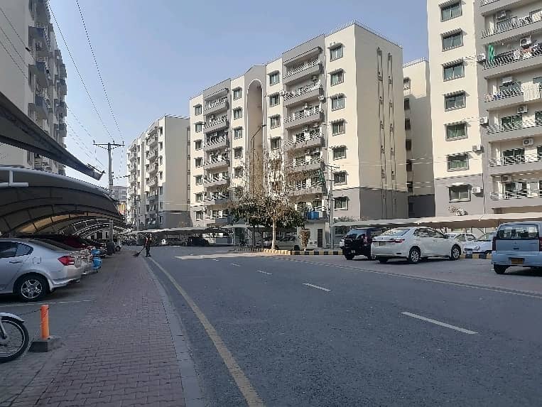 Flat Of 10 Marla In Askari 11 - Sector B Apartments For sale 2