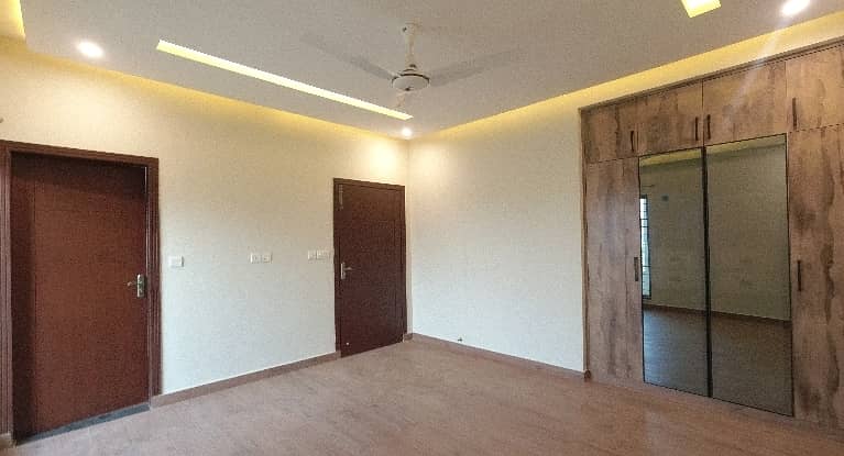 Prime Location Flat For Rent Situated In Askari 11 - Sector D 15