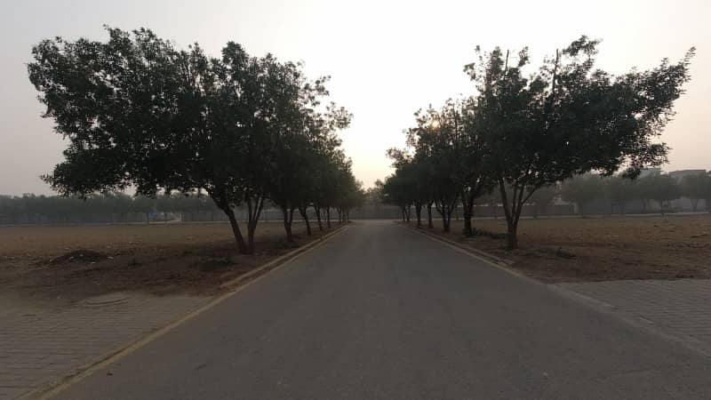 1 Kanal Ideal Location Plot For Sale In Lda Avenue Lahore 2