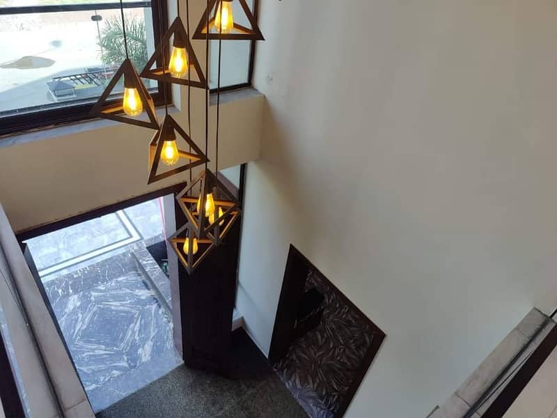 1 Kanal Luxury Designer Corner House For Rent 1