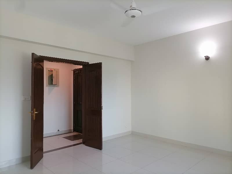 10 Marla Flat In Askari 11 - Sector B Apartments For Sale 13