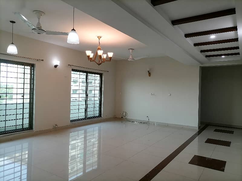 10 Marla Flat In Askari 11 - Sector B Apartments For Sale 17