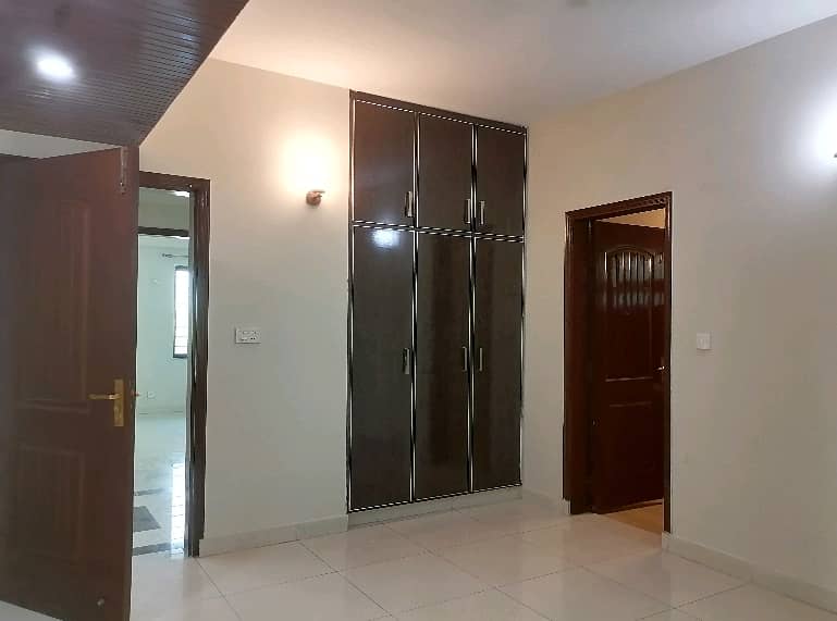 Reasonably-Priced 10 Marla Flat In Askari 11 - Sector B Apartments, Lahore Is Available As Of Now 0