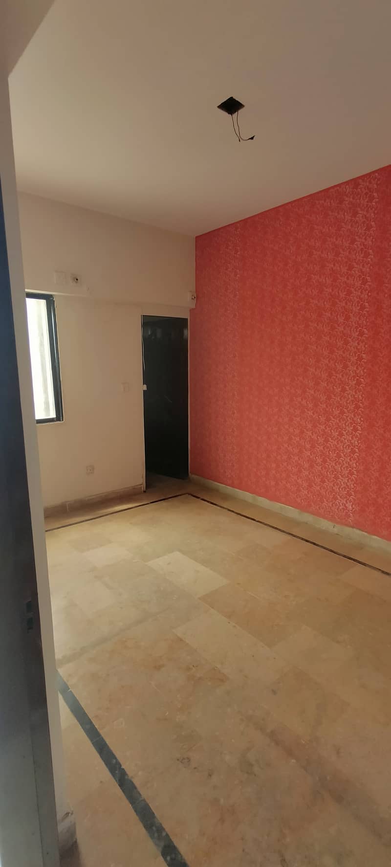 Flat  for Rent at Liaquatabad No 1. (90 Guz)(Main Road) 0