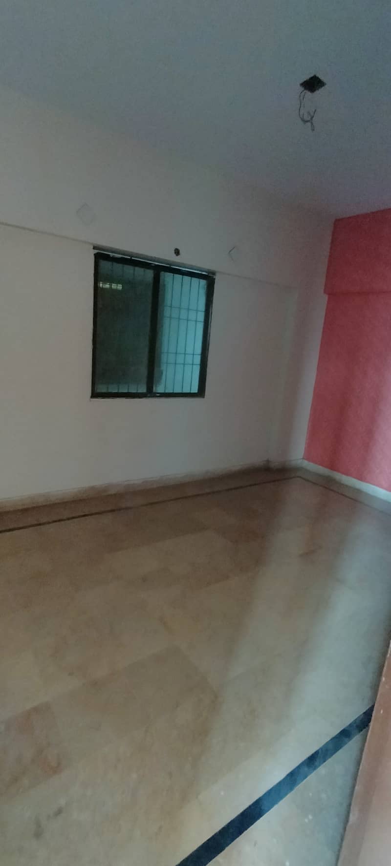 Flat  for Rent at Liaquatabad No 1. (90 Guz)(Main Road) 1