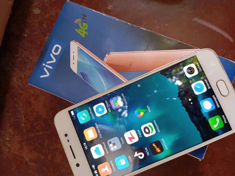 Vivo y67 with box 2sim 4/64Gb hai 3