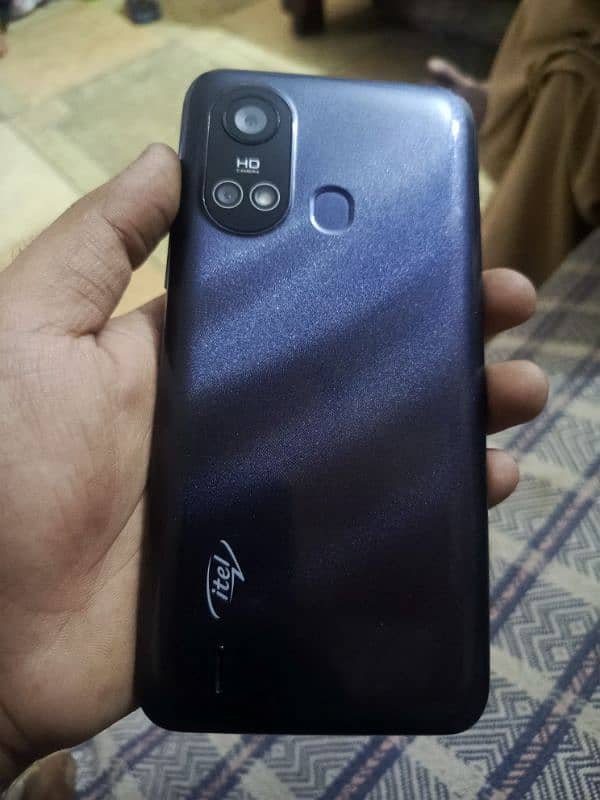 itel a49 with box charger 2