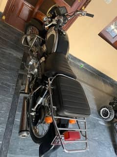 Honda cd 200 roadmaster black colour