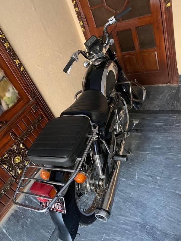 Honda cd 200 roadmaster black colour 3