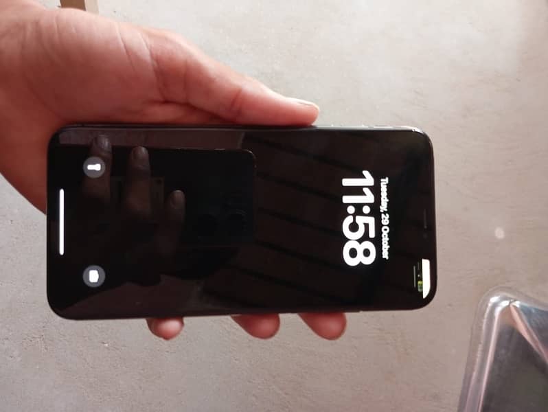 I phone xs max non pta 256gb b/h 75 condition 10/10 face id on hai 3