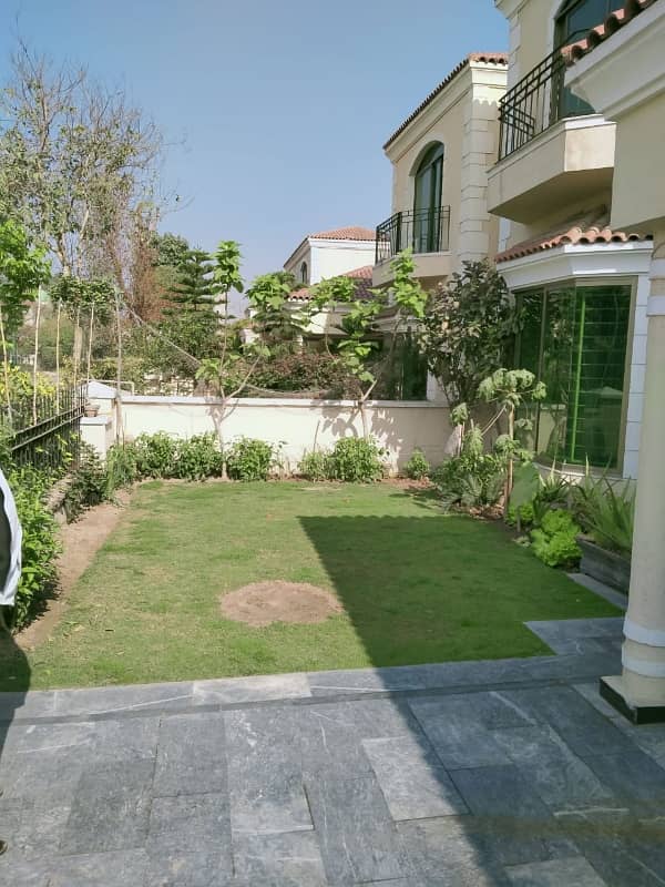 EXCELLENT VILLA SELF CONSTRUCTED MODRN LIVING IS FOR SALE 0