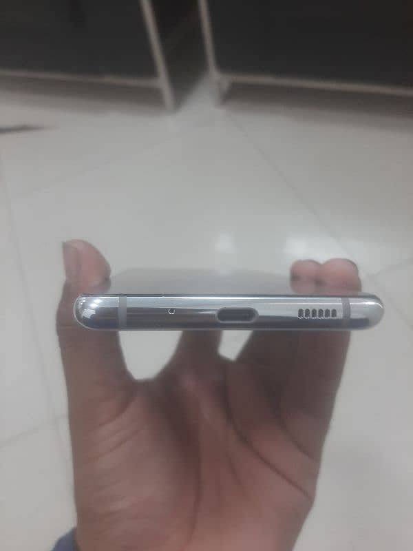 samsung s20fe good condition 2