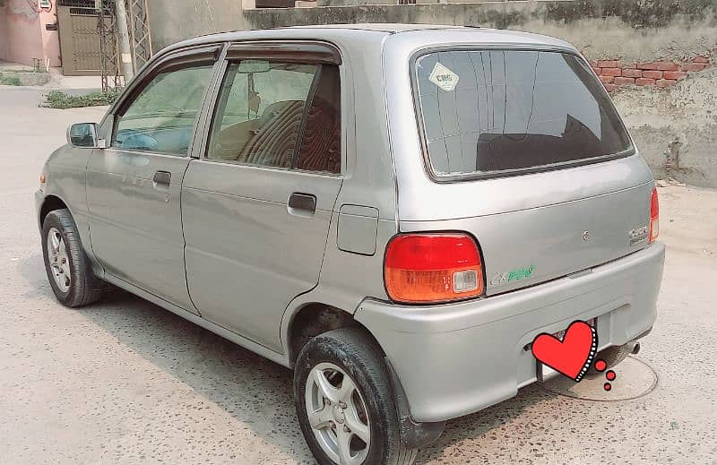 Daihatsu Cuore 2011 3