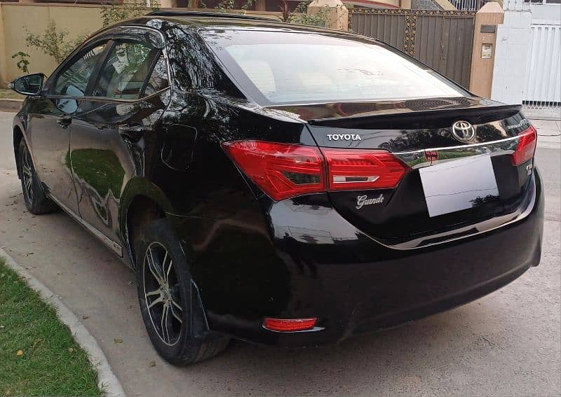 Toyota Altis Grande 2015 3