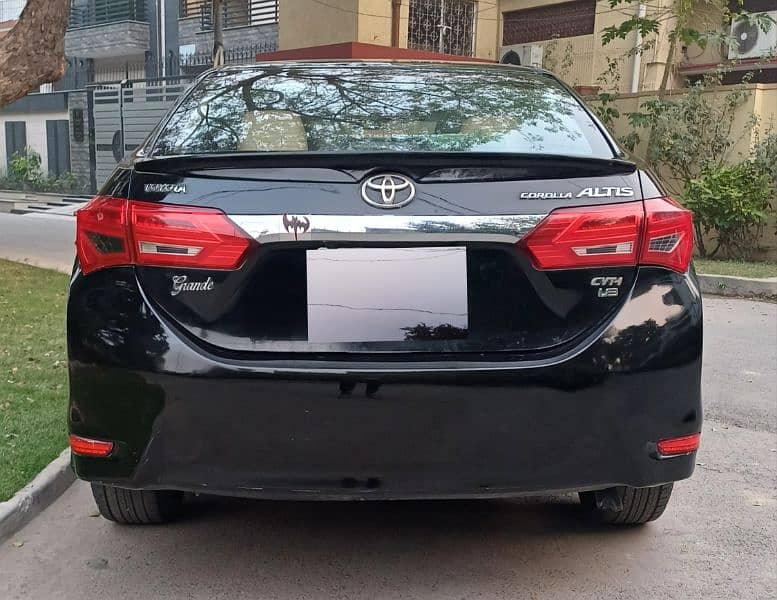 Toyota Altis Grande 2015 4