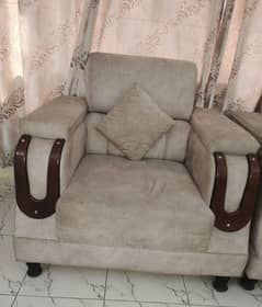 sofa set of 2: 1 seater and 1 big size 3 seater 0