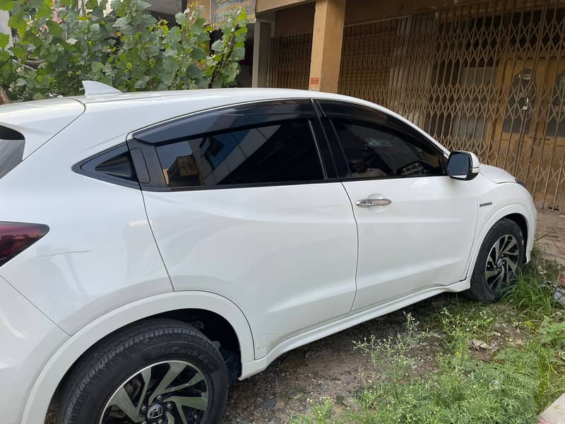 Honda Vezel 2015 Z Model 2016 Registered 6