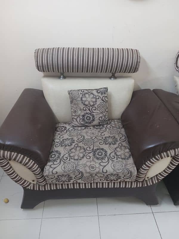 Good condition 5 seat sofa set 1