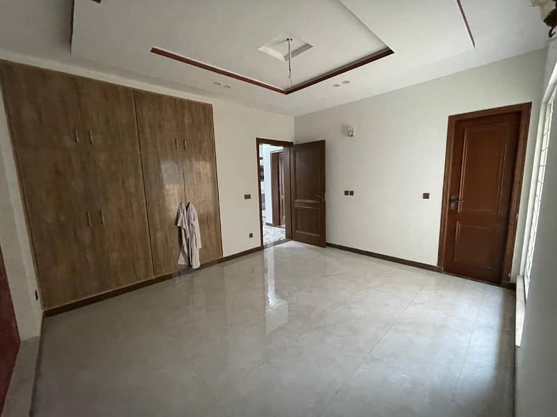 12 Marla Brand New House In Bahria Town Lahore 11