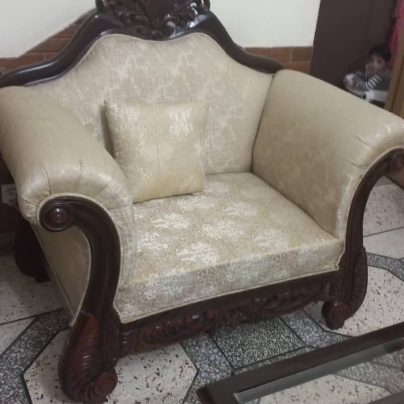 Sofa set 5 seater + Dewan +Table Cushions 3