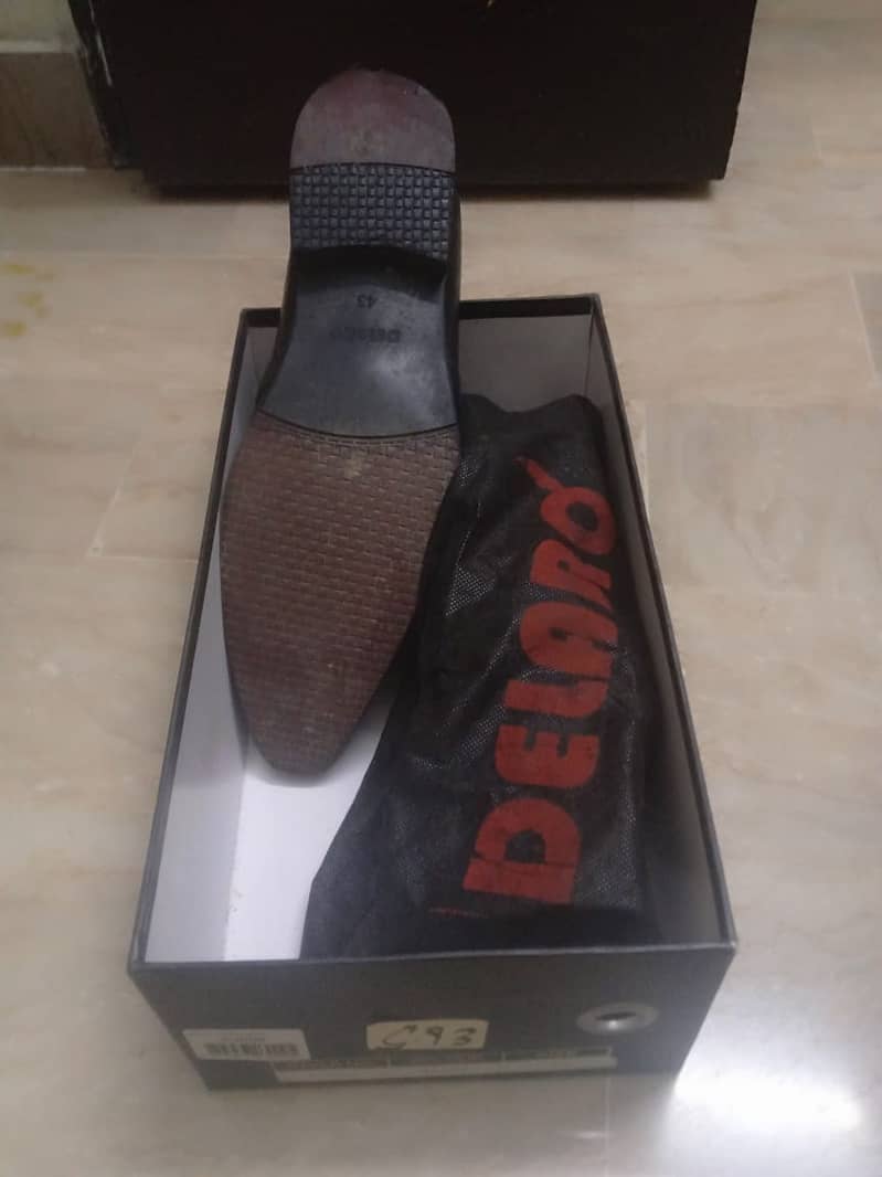 Formal shoes of Delaaro 2