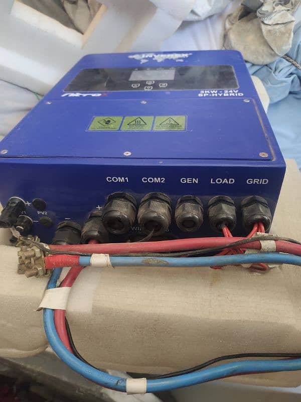 3kw Inverex Nitrox hybrid Inverter 1