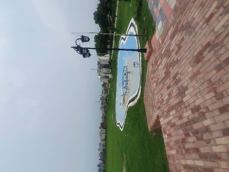 Mughal Estate Offers A Plot For Sale 10