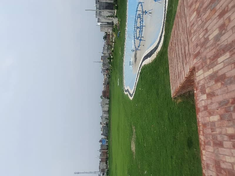 Mughal Estate Offers A Plot For Sale 12