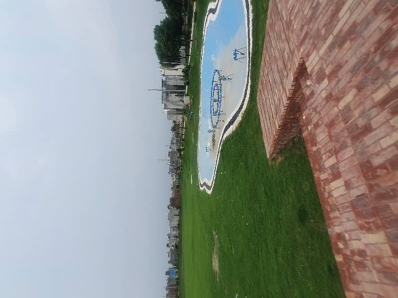 Mughal Estate Offers A Plot For Sale 18