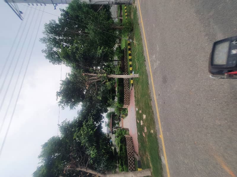 Mughal Estate Offers A Plot For Sale 25