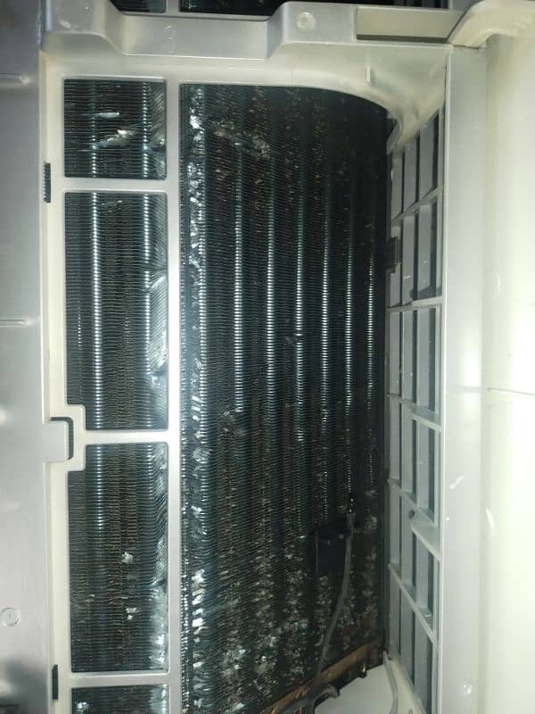 1 ton sada ac Electrolux company 2