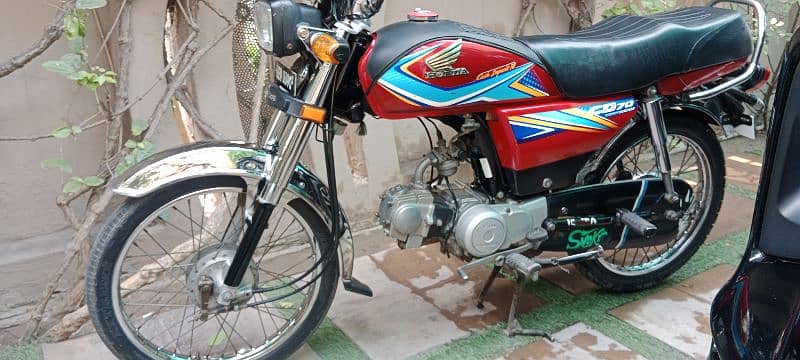 Honda CD70 4