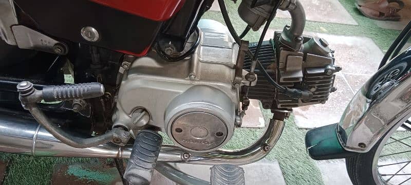 Honda CD70 12