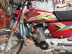 Honda 125 10x10 good condition