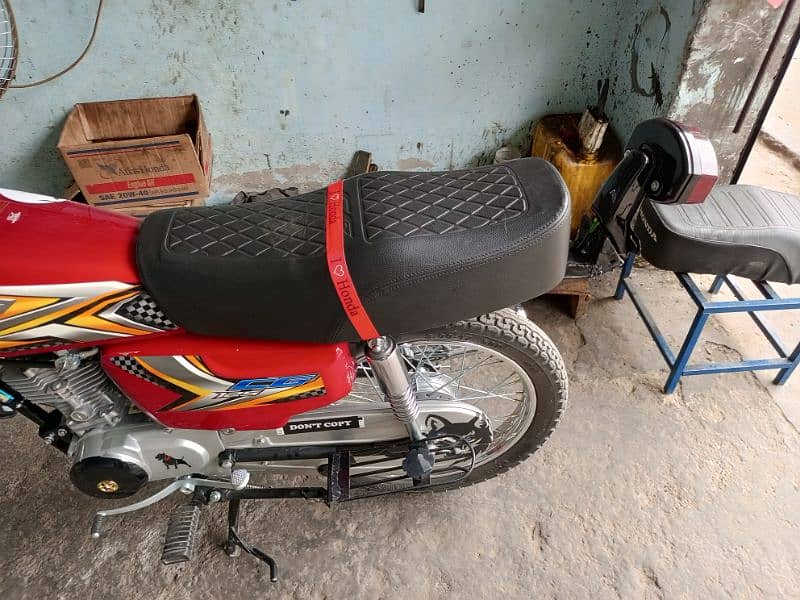 Honda 125 10x10 good condition 3