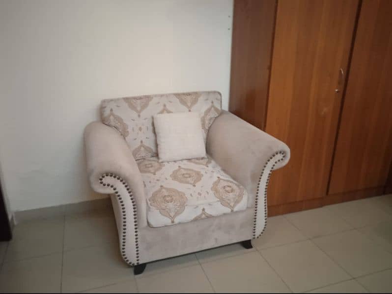 7 SEATER USED SOFA SET FOR SALE IN BAHRIA TOWN RAWALPINDI 2