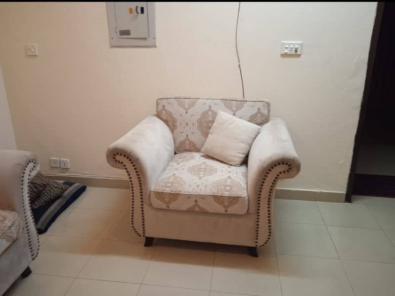 7 SEATER USED SOFA SET FOR SALE IN BAHRIA TOWN RAWALPINDI 3